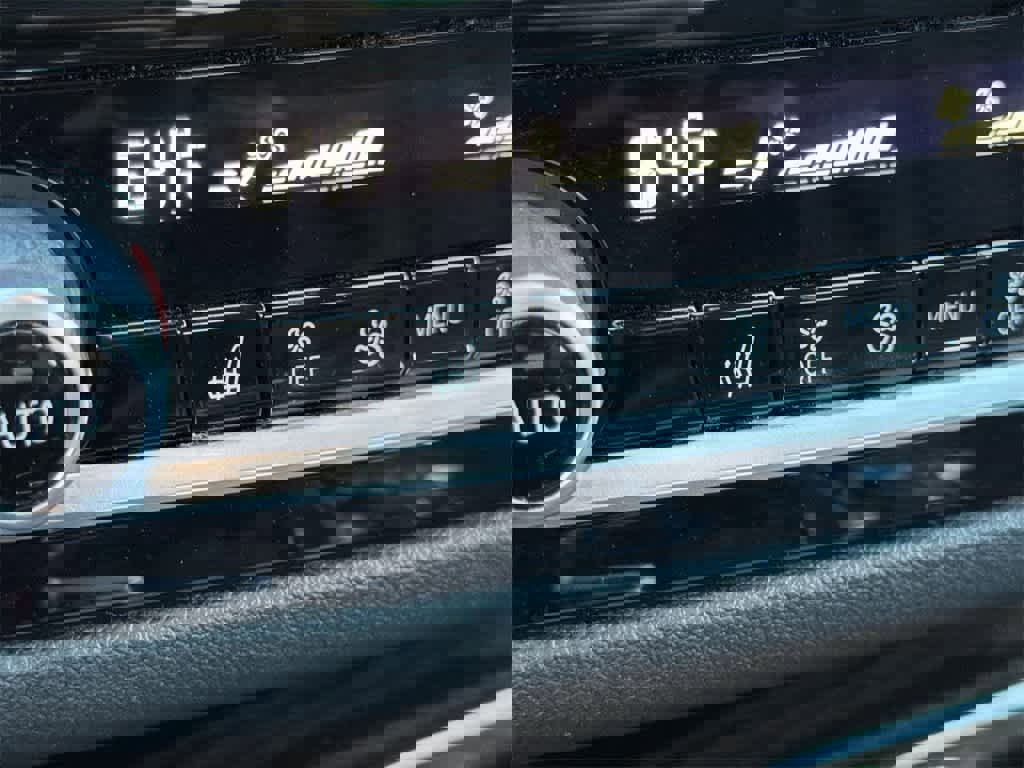 Used 2023 BMW 530e xDrive image 23