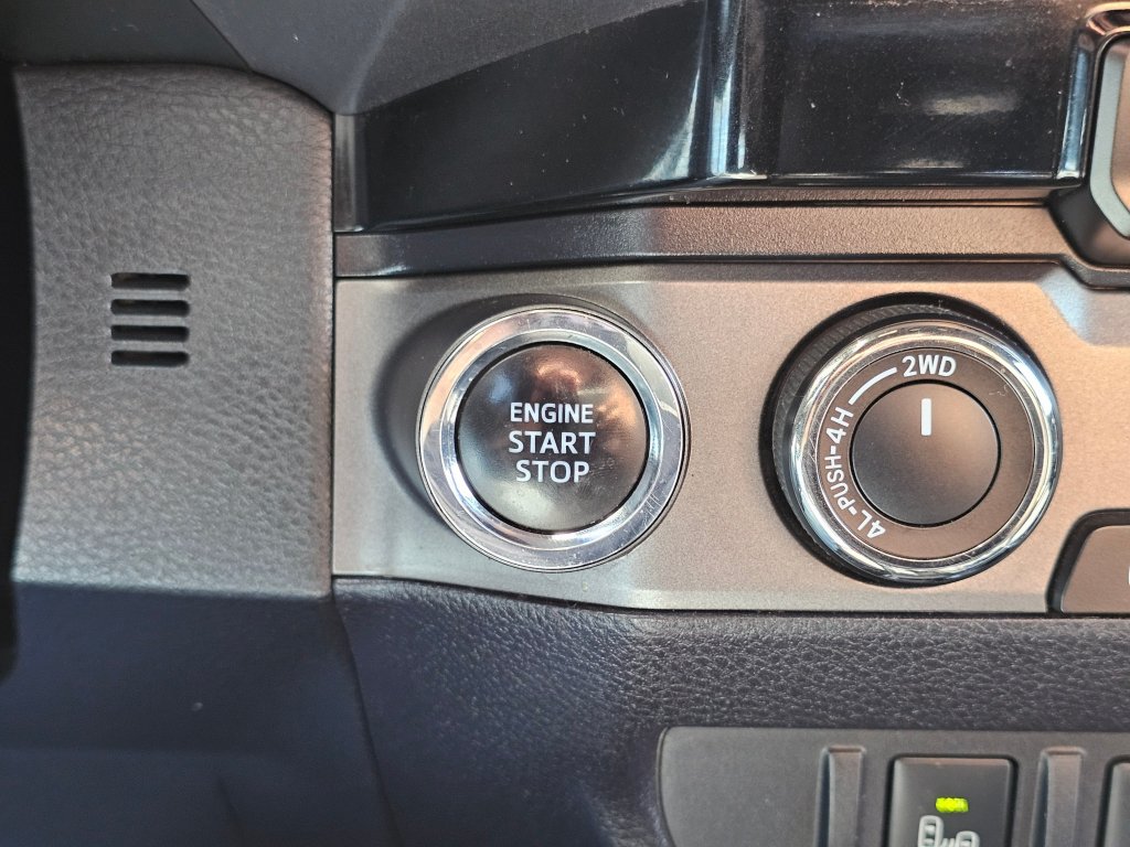 Used 2016 Toyota Tacoma TRD Off-Road AWD/4WD image 11