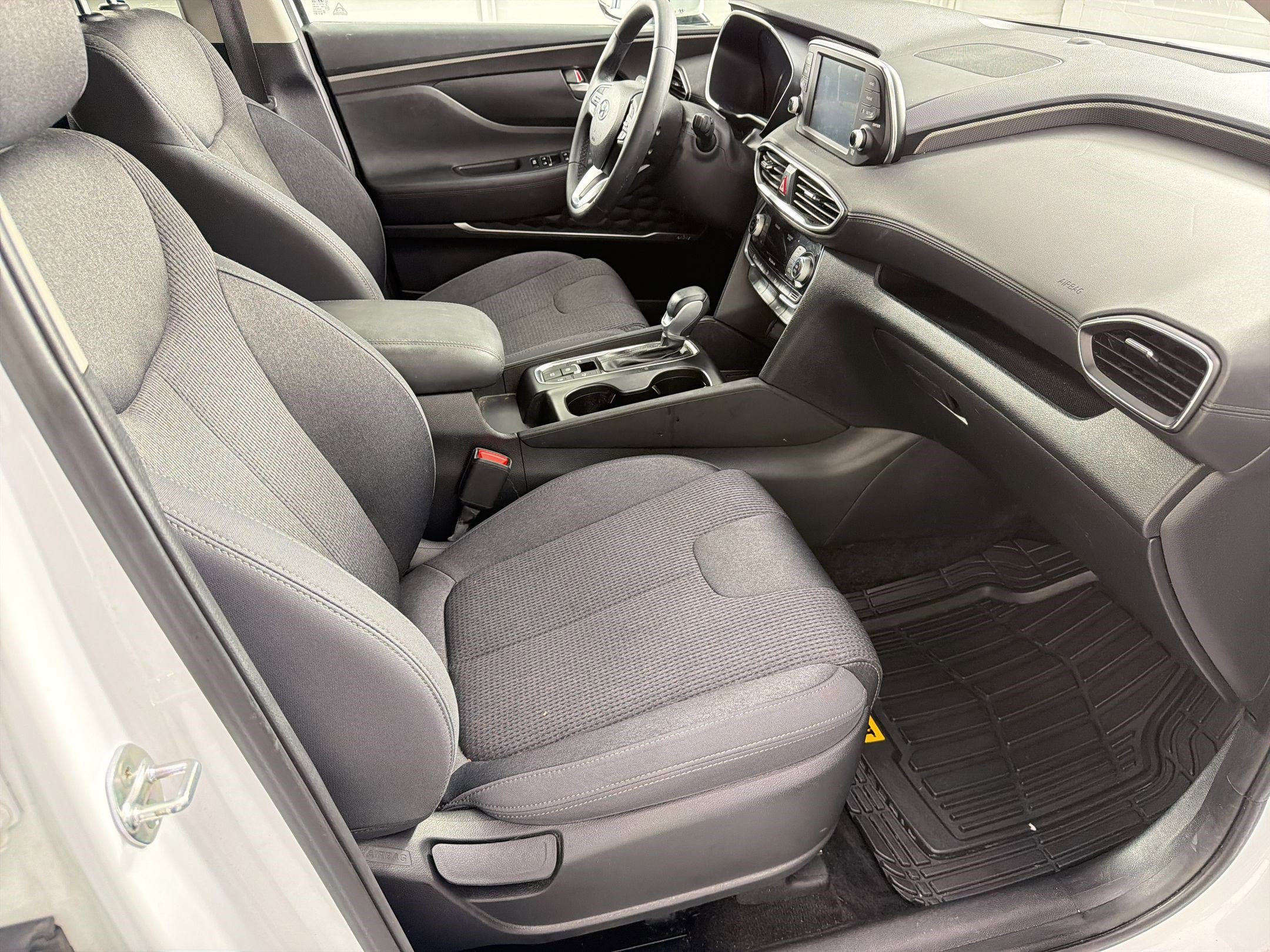 Used 2020 Hyundai Santa Fe SEL w/ Convenience Package image 29