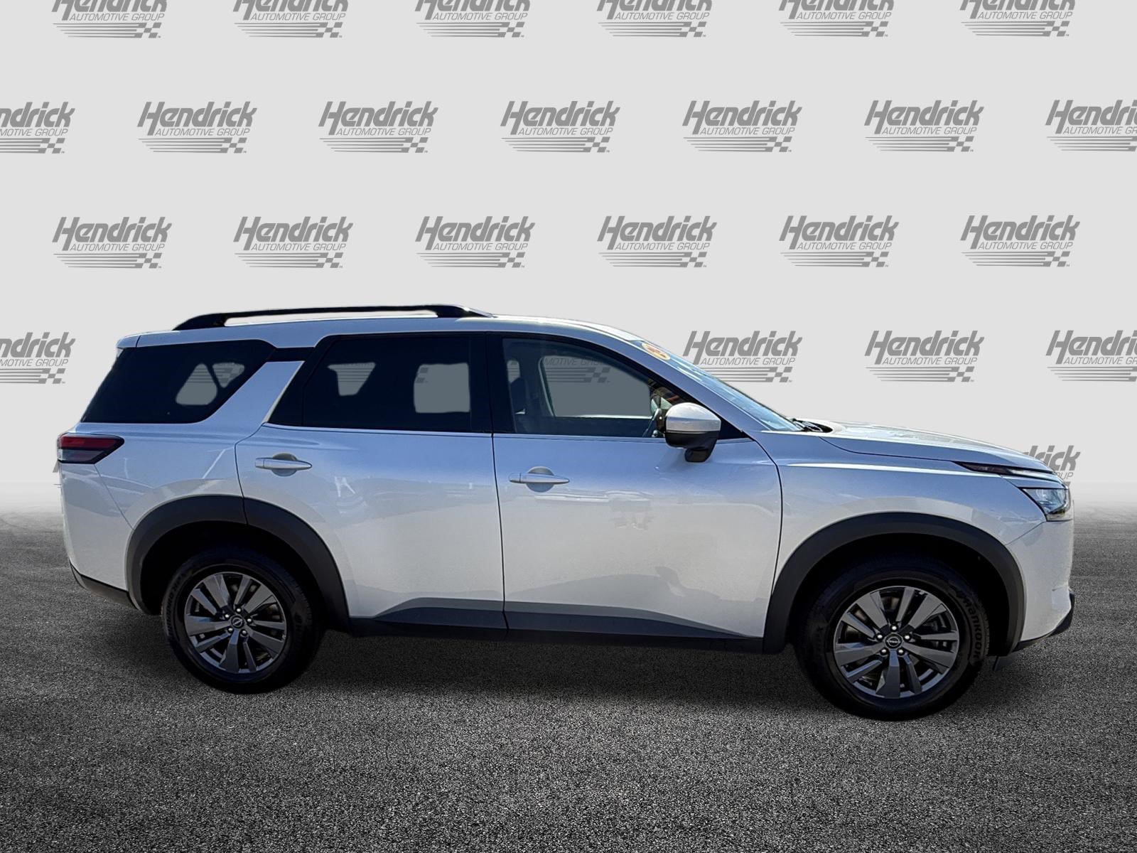 Used 2024 Nissan Pathfinder SV AWD/4WD image 11