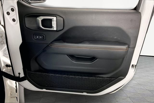 Used 2021 Jeep Gladiator Mojave w/ Cold Weather Group image 27