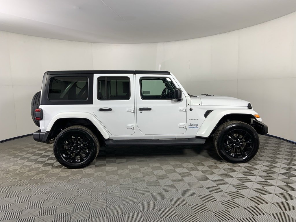 Used 2021 Jeep Wrangler Unlimited Sahara image 2