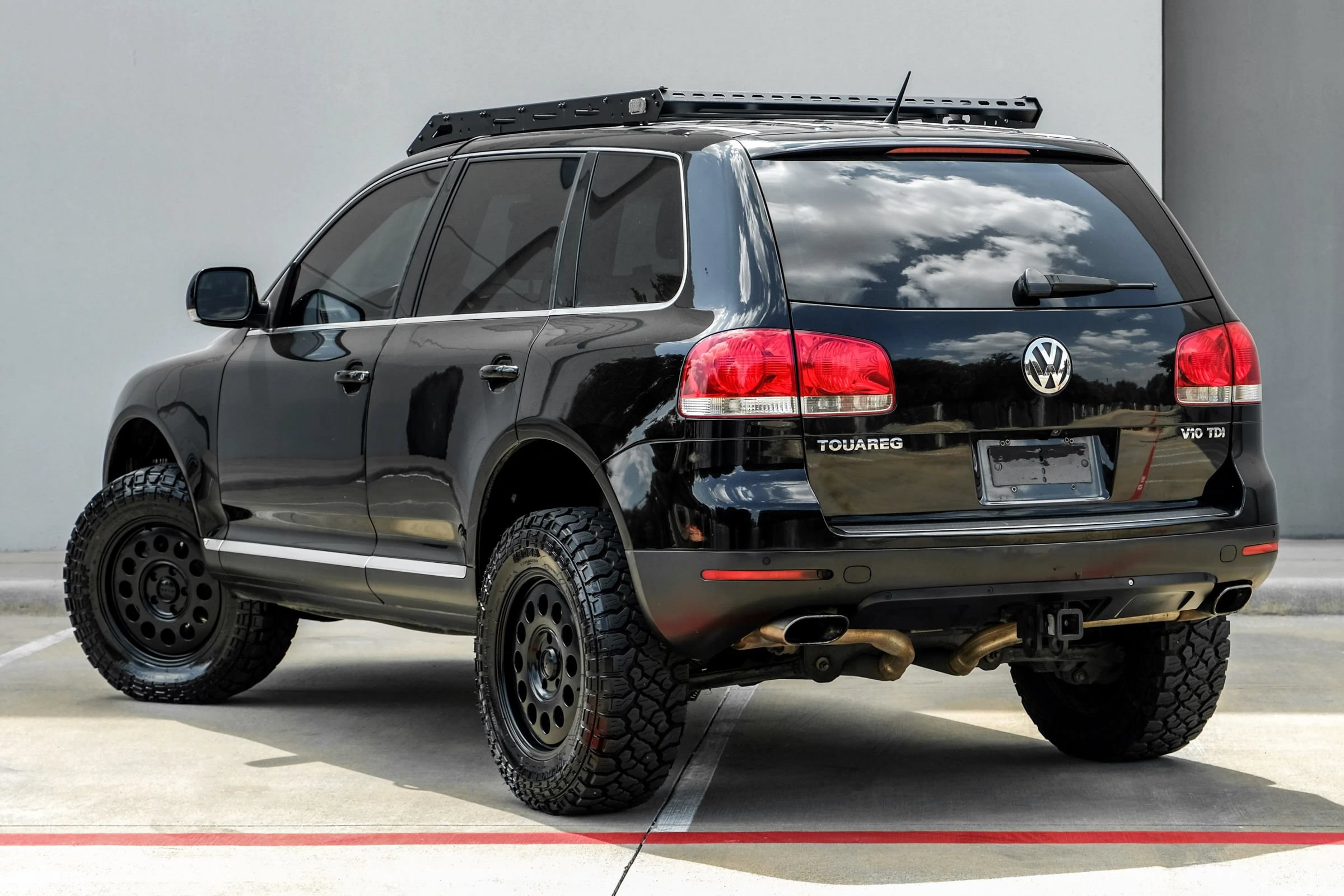 Used 2006 Volkswagen Touareg V10 TDI AWD/4WD image 6