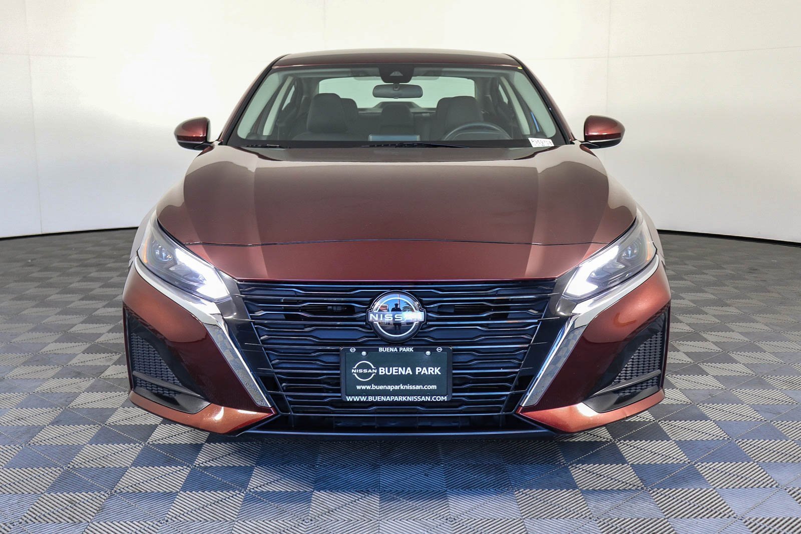 Used 2023 Nissan Altima 2.5 SV image 2