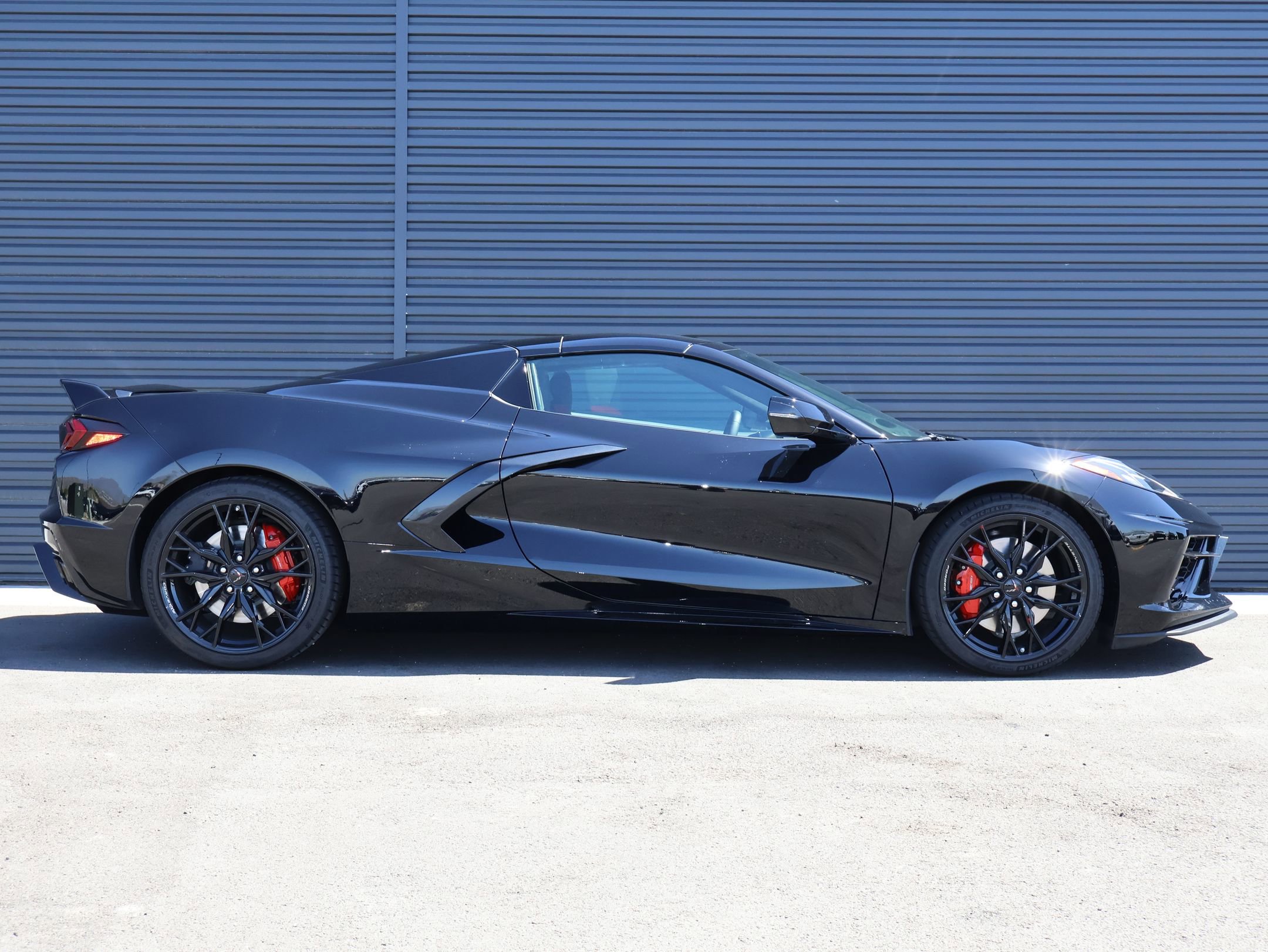 Used 2024 Chevrolet Corvette Stingray Premium Conv w/ Z51 Performance Package RWD image 4