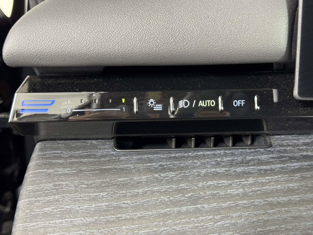 Used 2026 BMW 530i xDrive AWD/4WD image 18