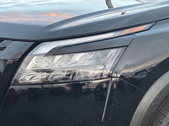 Certified 2023 Nissan Pathfinder SV w/ Black Appearance Package image 9