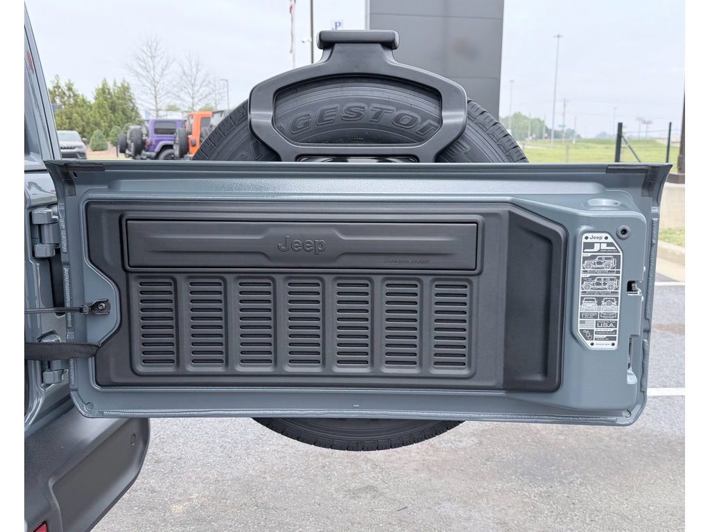 New 2026 Jeep Wrangler Unlimited Sahara AWD/4WD image 34