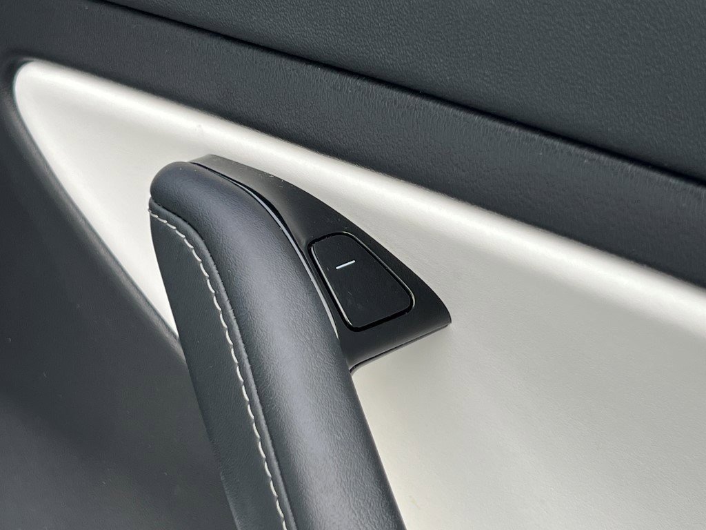 Used 2018 Tesla Model 3 Long Range image 9