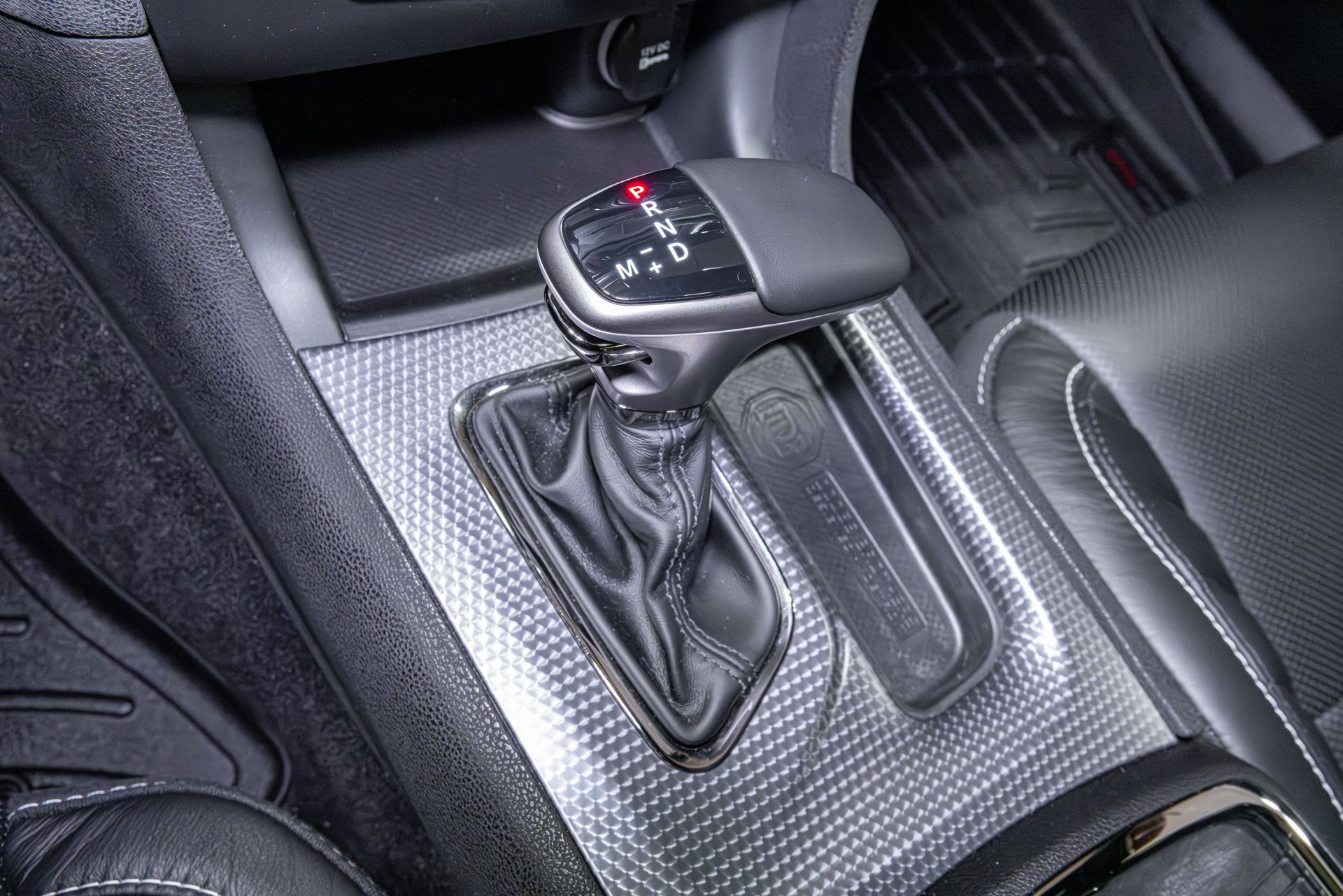 Used 2018 Dodge Charger SRT Hellcat w/ Harman/Kardon Audio Group RWD image 17