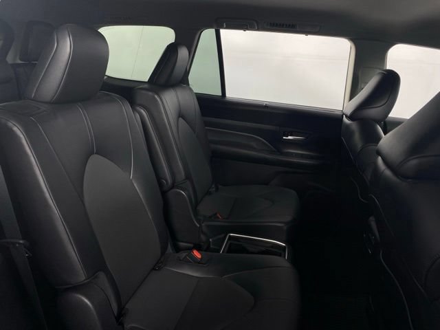 Used 2025 Toyota Grand Highlander FWD image 17