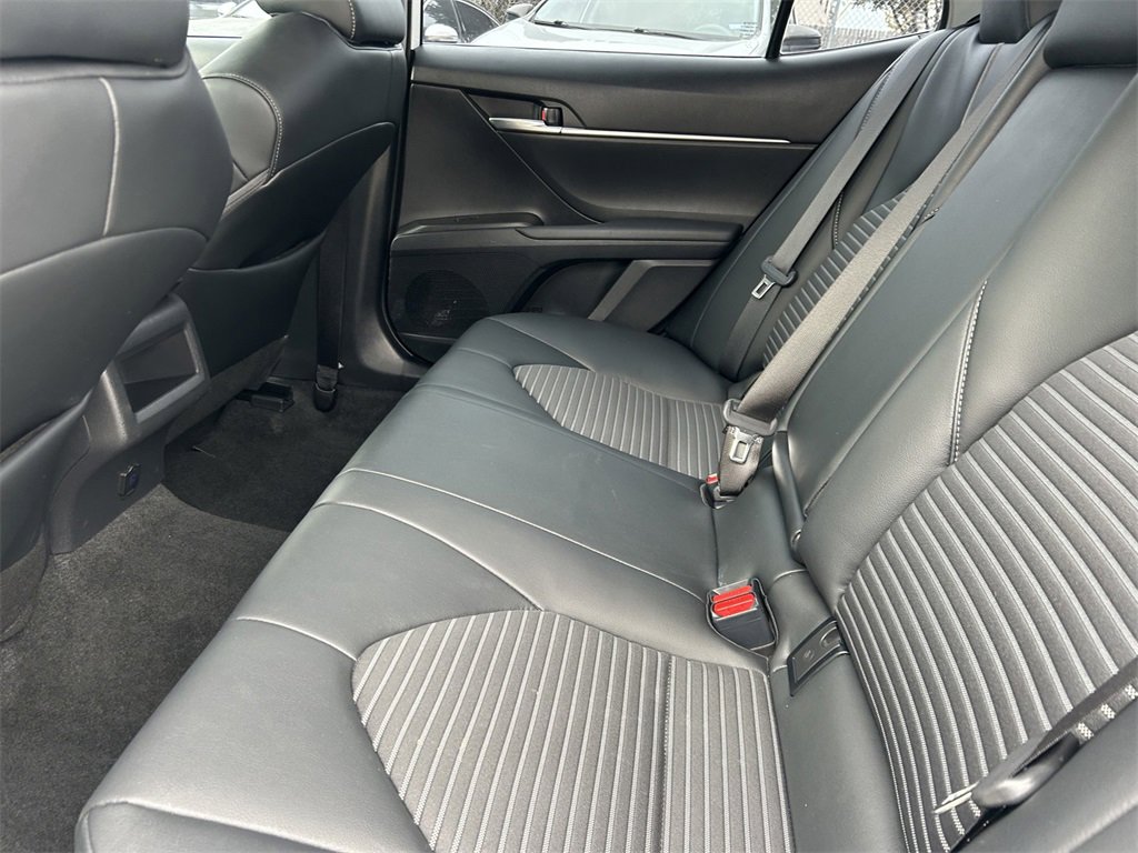 Used 2023 Toyota Camry SE image 14