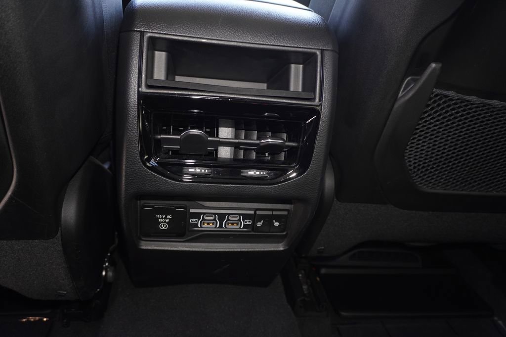 Used 2023 Jeep Grand Cherokee Limited image 7