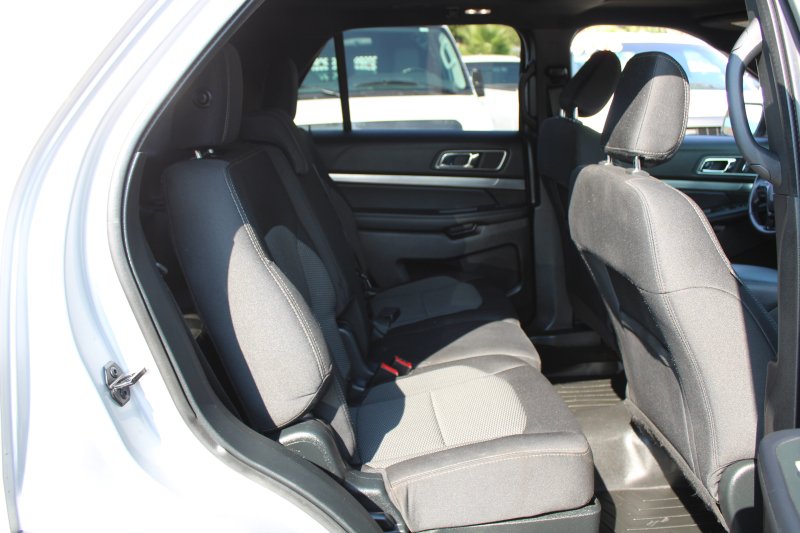 Used 2018 Ford Explorer XLT w/ Equipment Group 201A AWD/4WD image 10