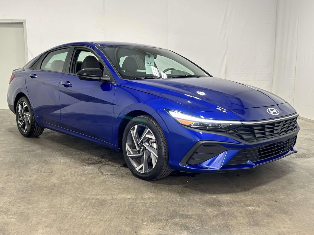 Certified 2025 Hyundai Elantra Sport FWD video 1