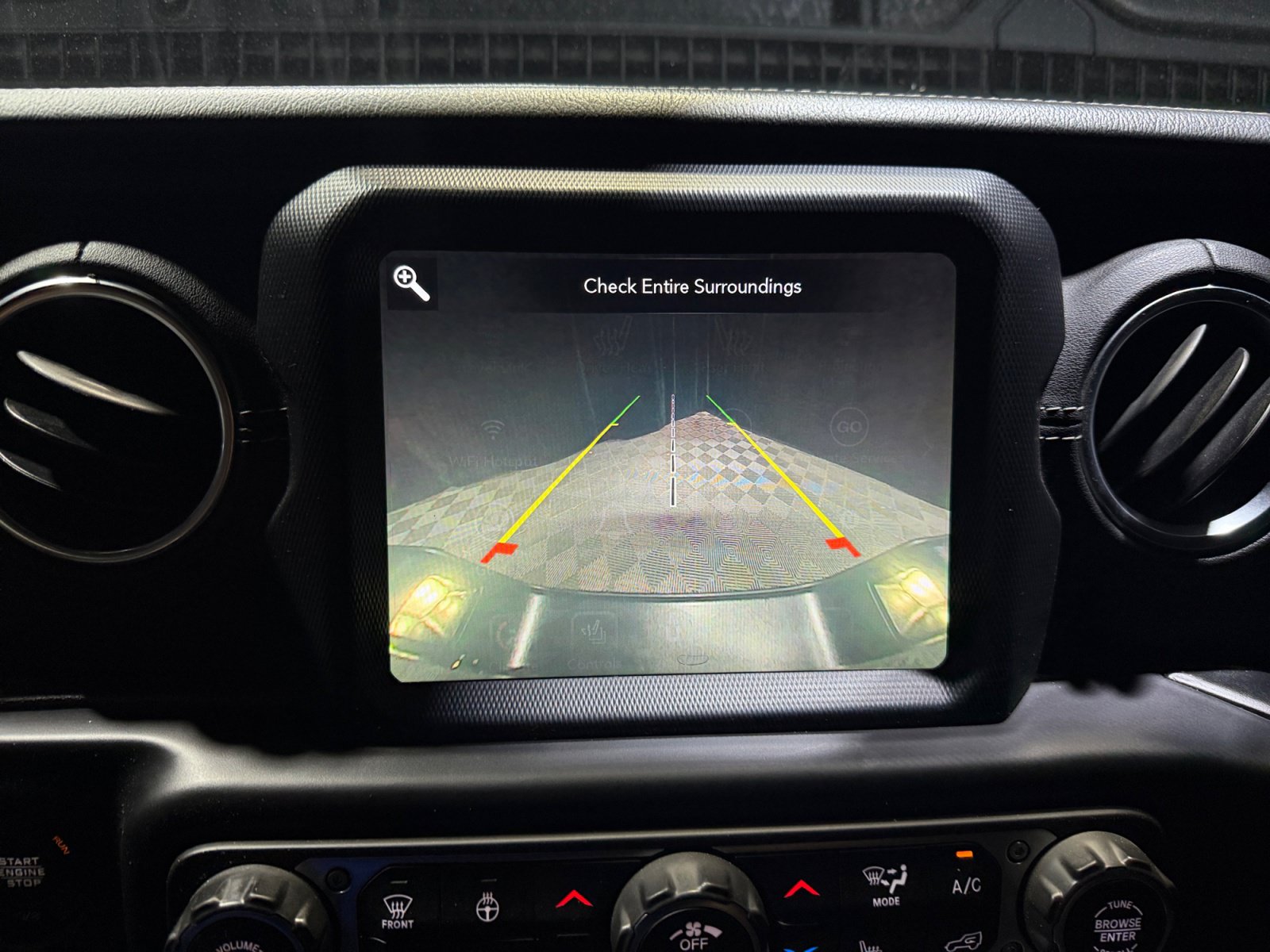 Used 2020 Jeep Gladiator Overland AWD/4WD image 16
