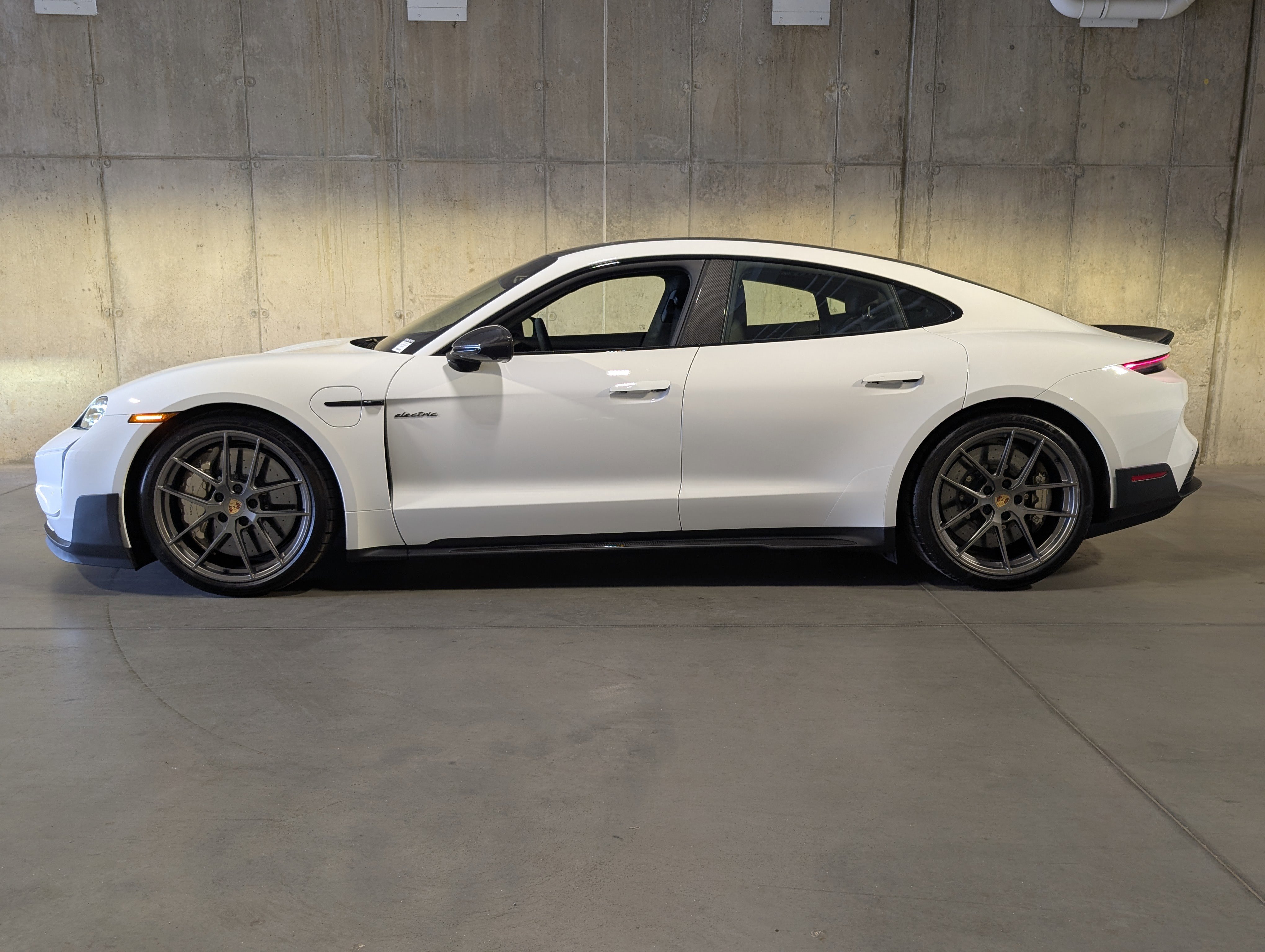 New 2026 Porsche Taycan Turbo GT image 2