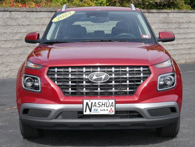 Used 2023 Hyundai Venue Limited image 2