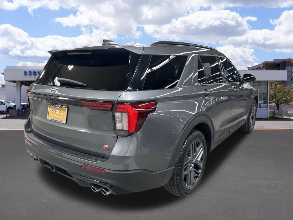 Used 2025 Ford Explorer ST AWD/4WD image 3