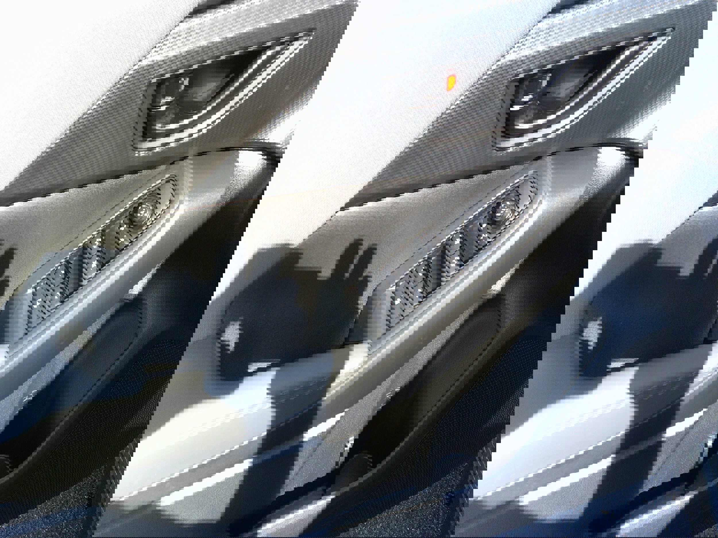 Used 2024 Subaru Crosstrek 2.0i Premium image 16