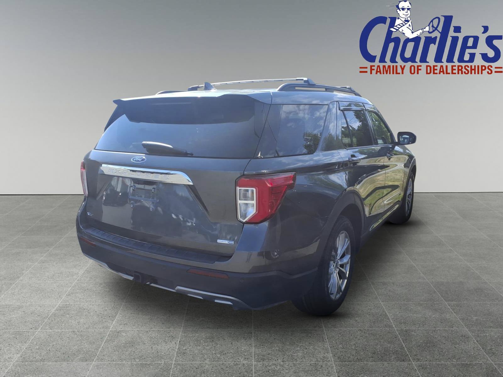 Used 2020 Ford Explorer XLT w/ Equipment Group 202A AWD/4WD image 4