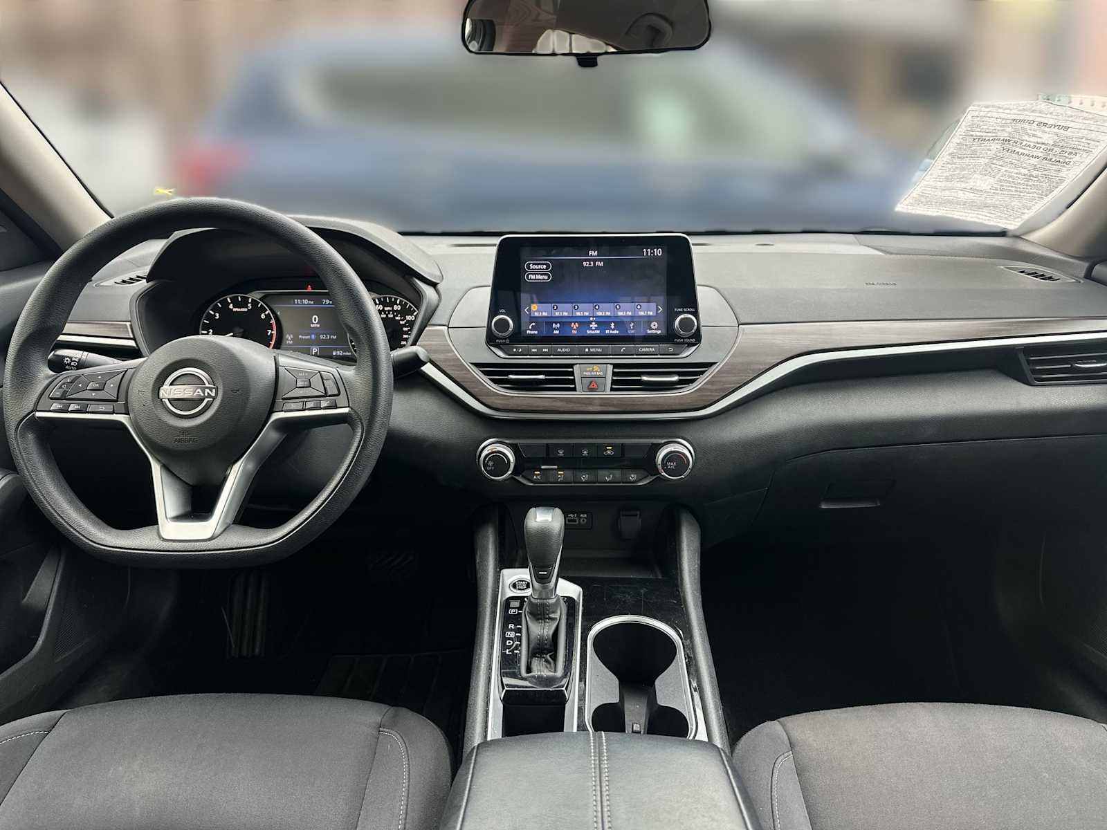 Used 2024 Nissan Altima 2.5 SV image 3