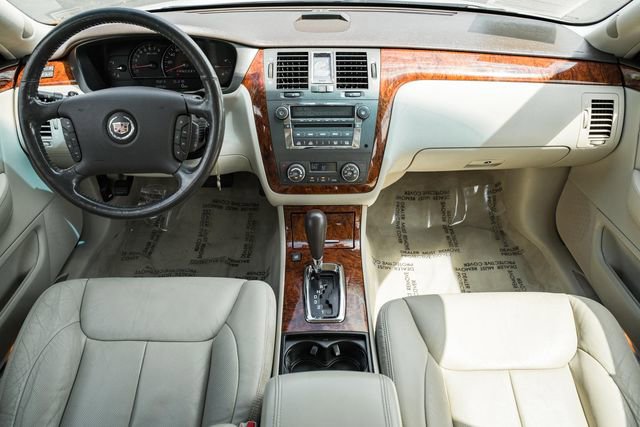 Used 2007 Cadillac DTS Luxury I w/ Trunk Convenience Package FWD image 20