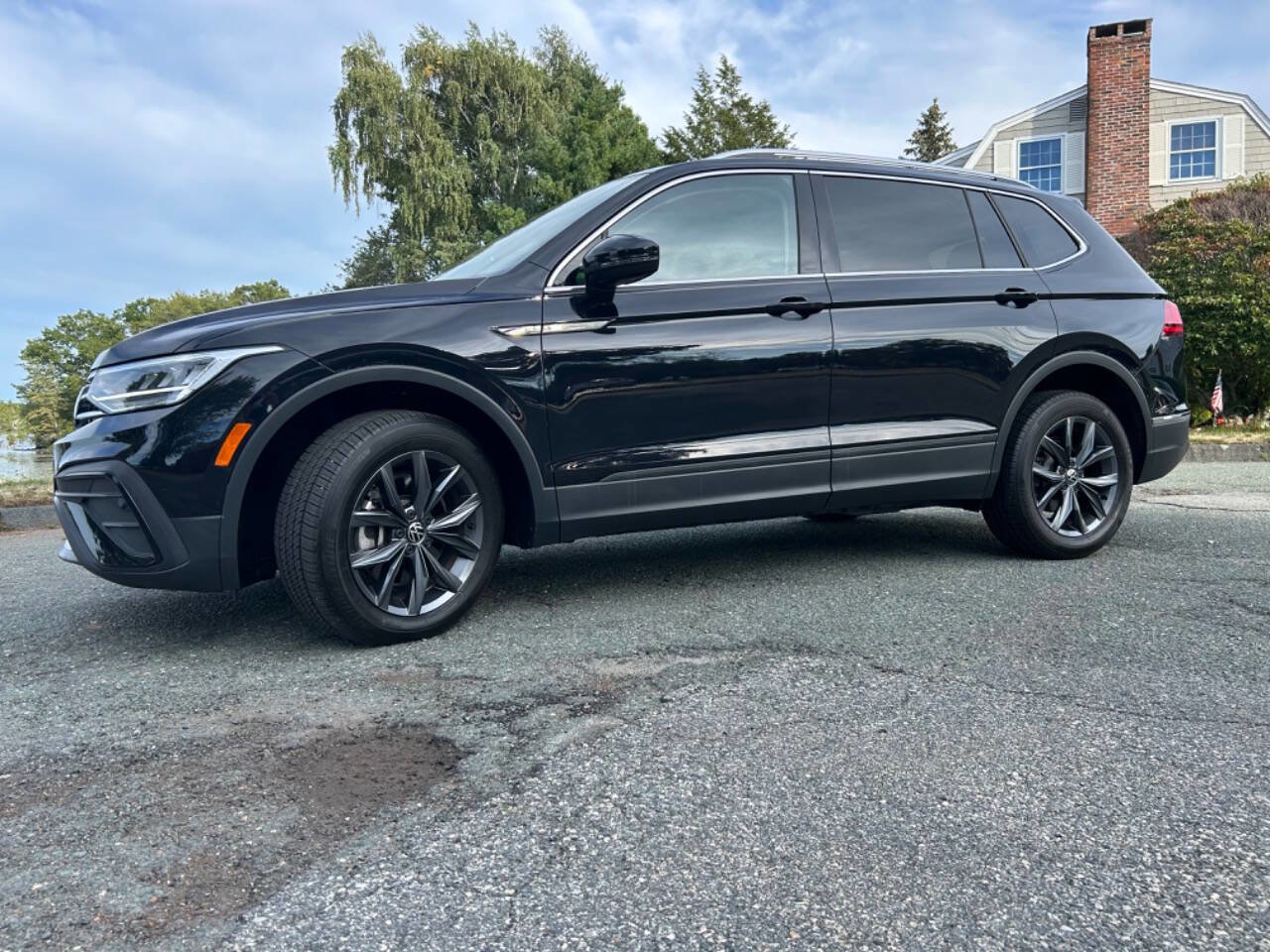 Used 2022 Volkswagen Tiguan SE image 35