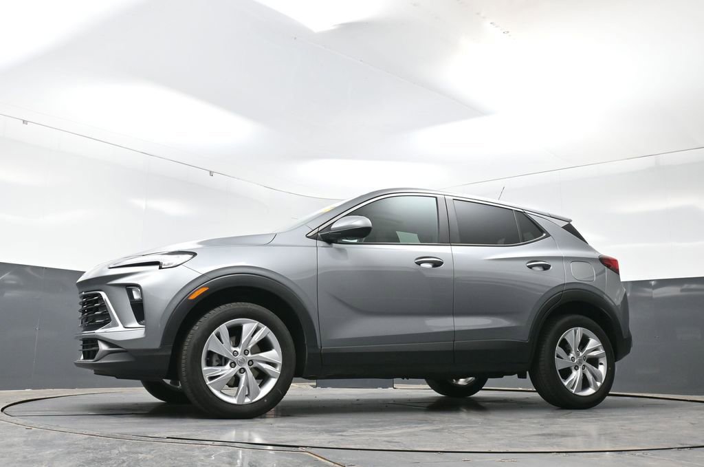 Used 2025 Buick Encore GX Preferred AWD/4WD image 54