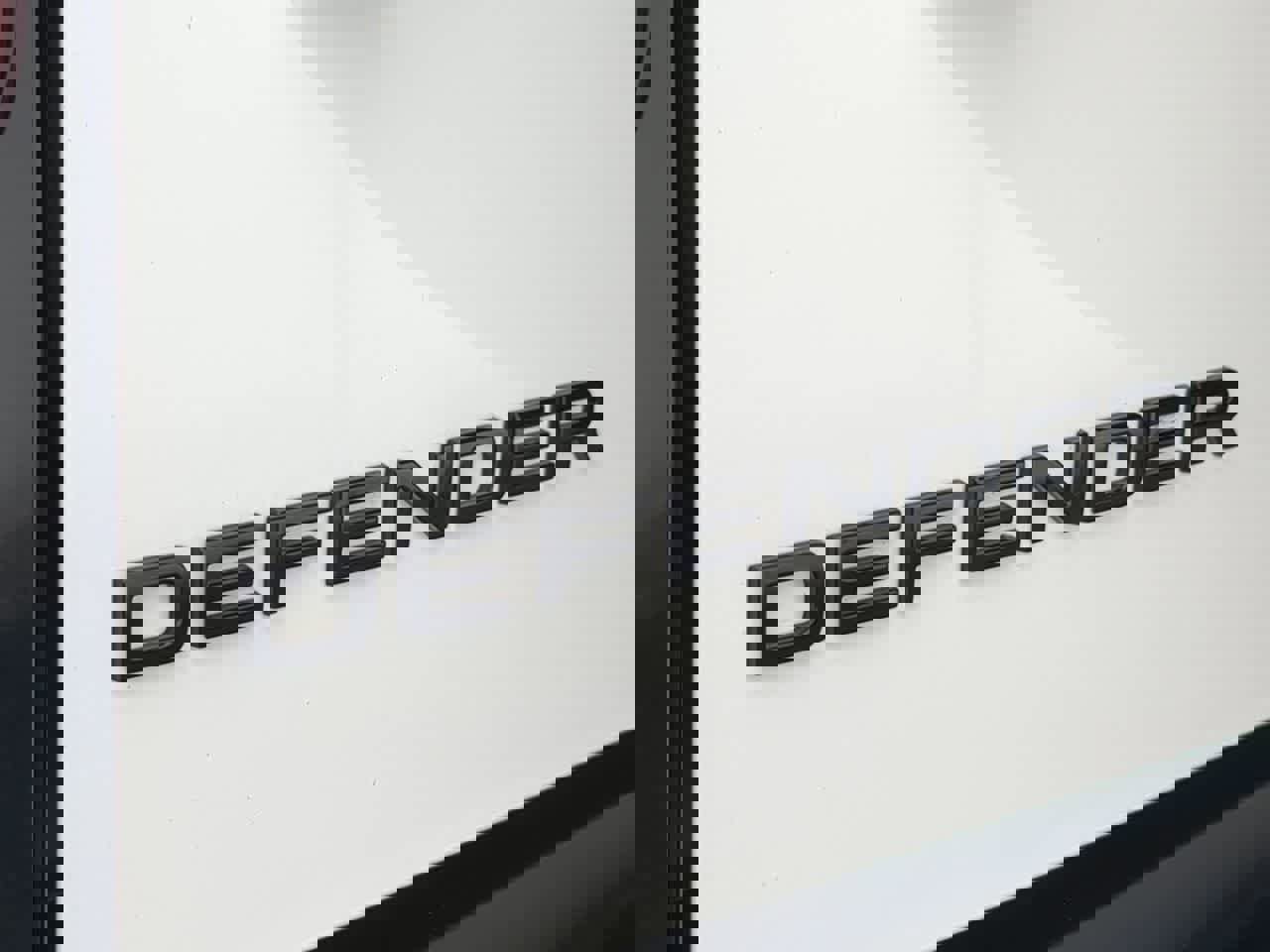 New 2024 Land Rover Defender 130 X-Dynamic SE image 13