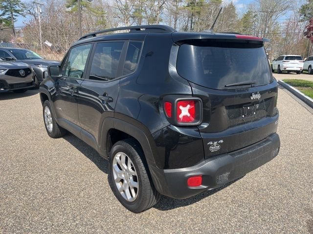 Used 2017 Jeep Renegade Latitude w/ Popular Equipment Group AWD/4WD image 3
