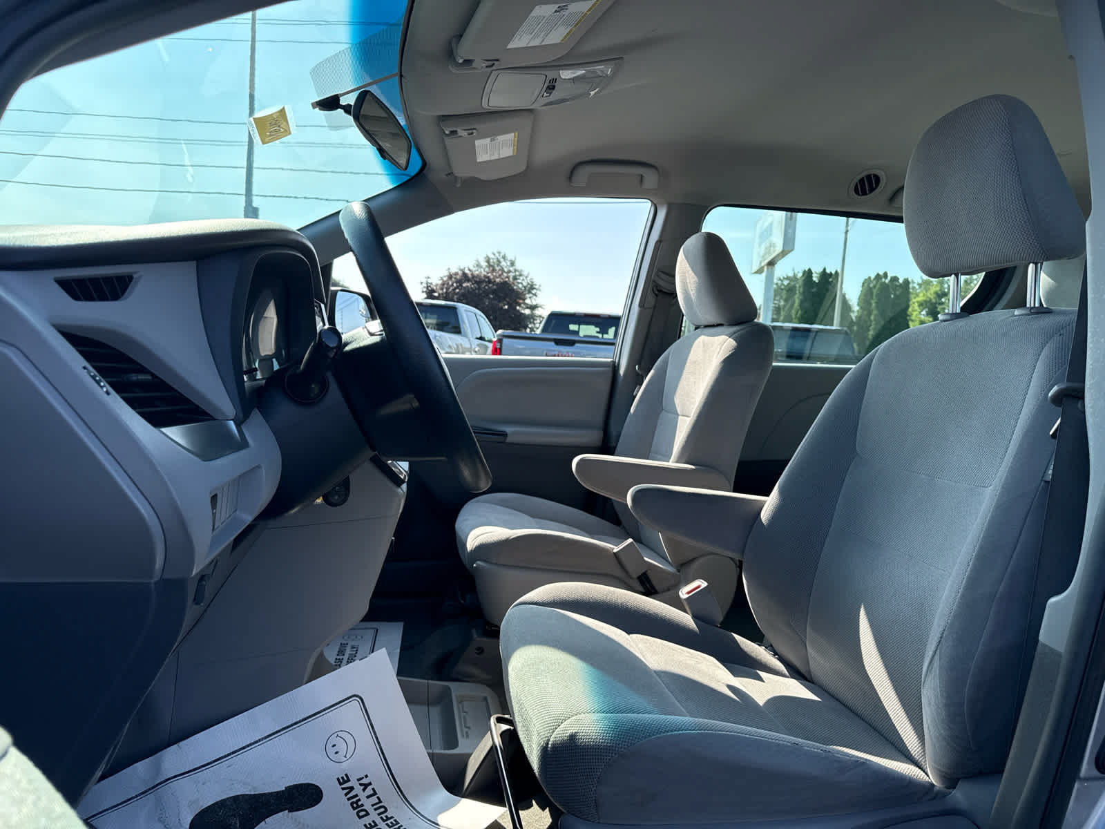 Used 2015 Toyota Sienna L FWD image 11
