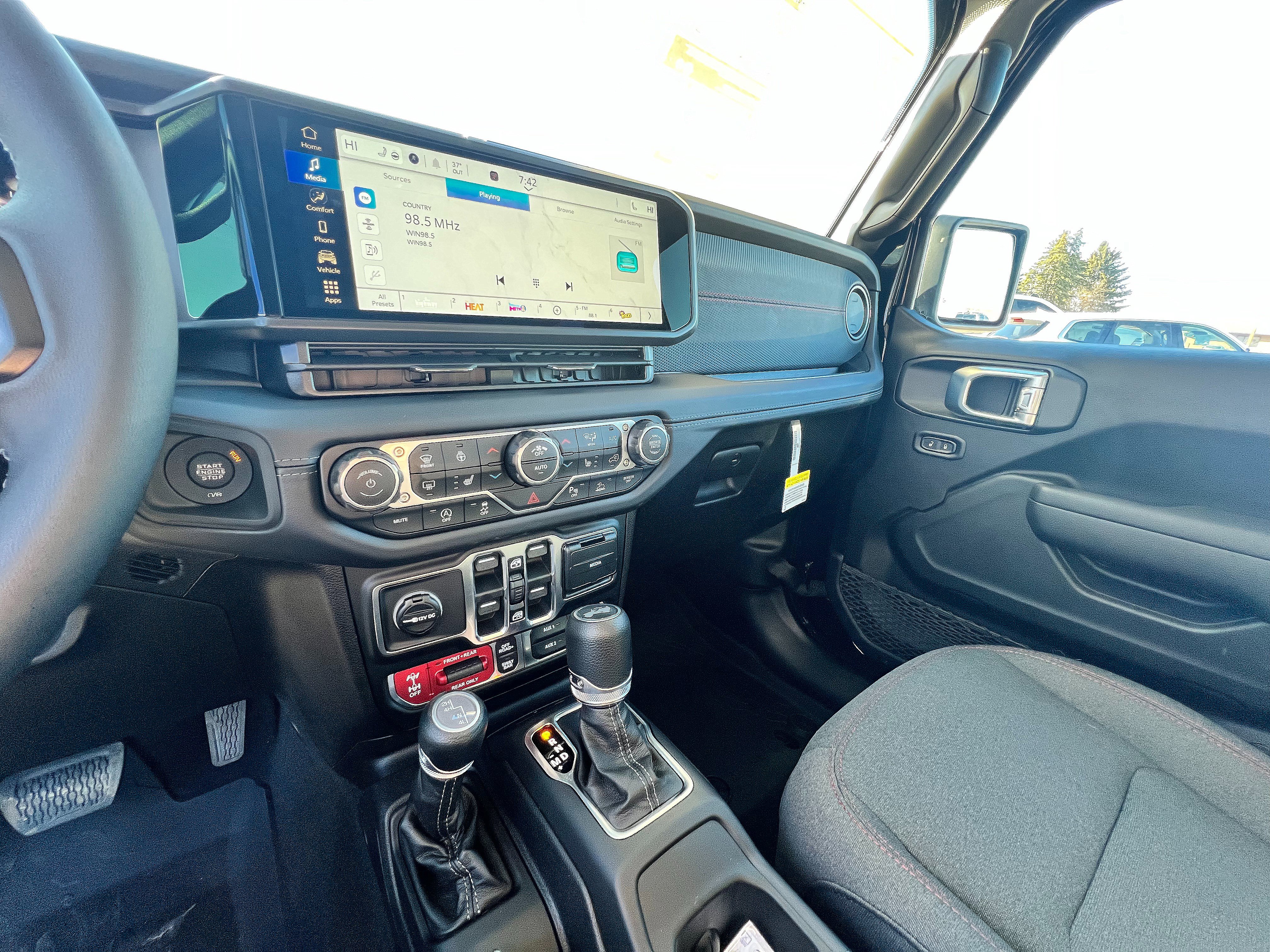 New 2026 Jeep Wrangler Unlimited Rubicon w/ Safety Group image 12