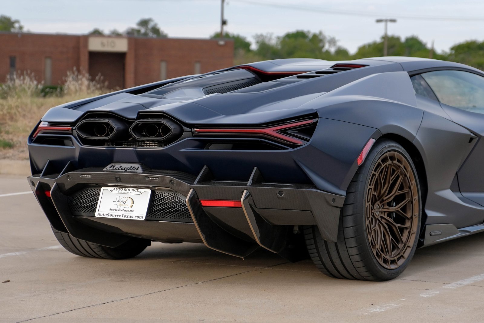 Used 2025 Lamborghini Revuelto image 10