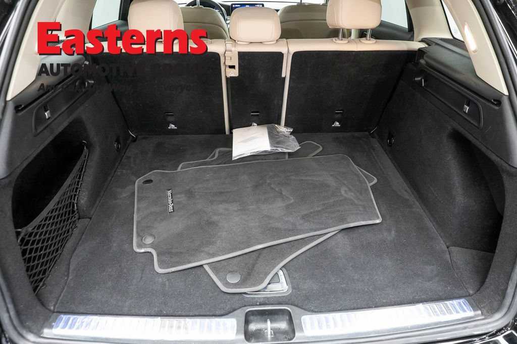 Used 2022 Mercedes-Benz GLC 300 4MATIC w/ Premium Package Lite image 9