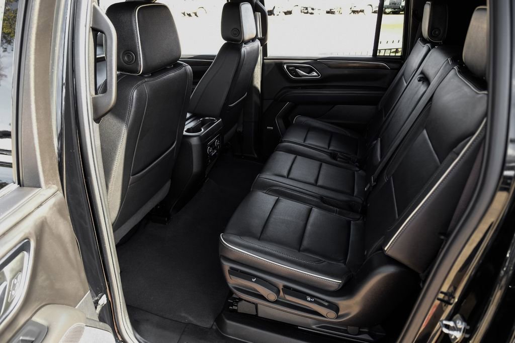 Used 2024 Chevrolet Suburban Premier image 40