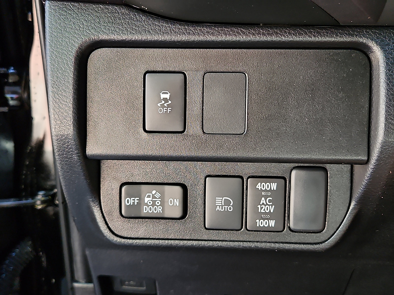 Used 2023 Toyota Tacoma TRD Off-Road w/ Technology Package AWD/4WD image 23