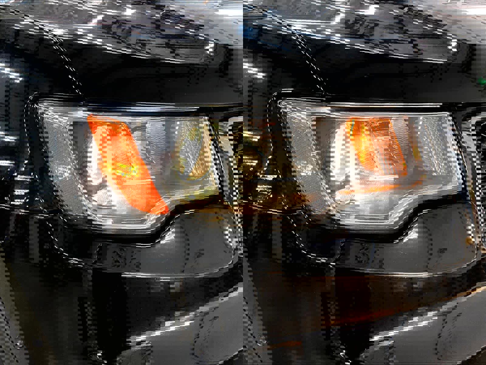 Used 2021 Jeep Grand Cherokee Laredo AWD/4WD image 30