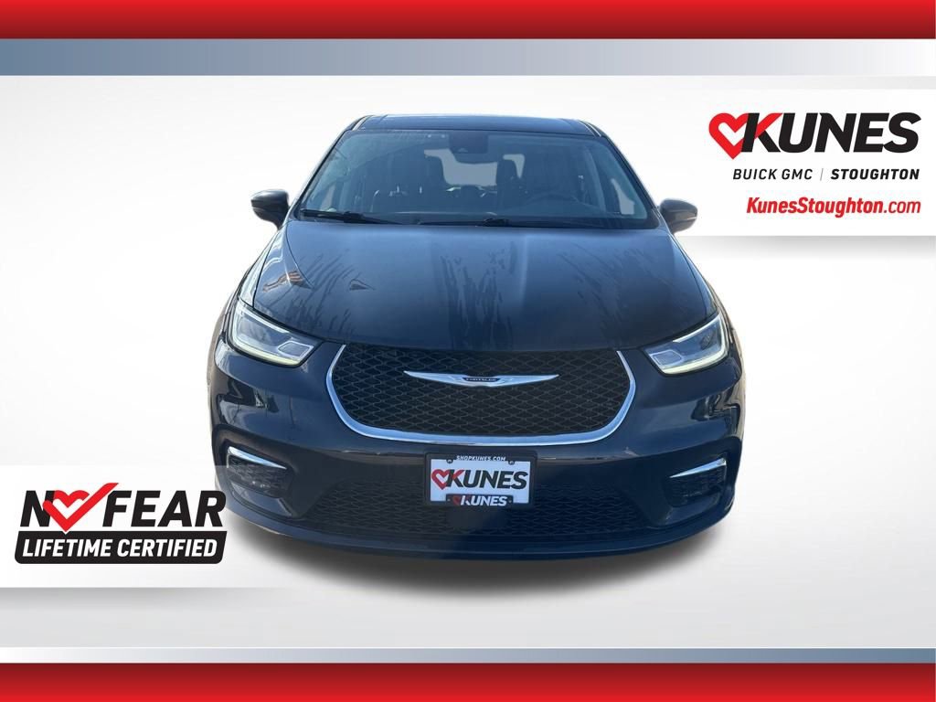 Used 2023 Chrysler Pacifica Touring-L image 5