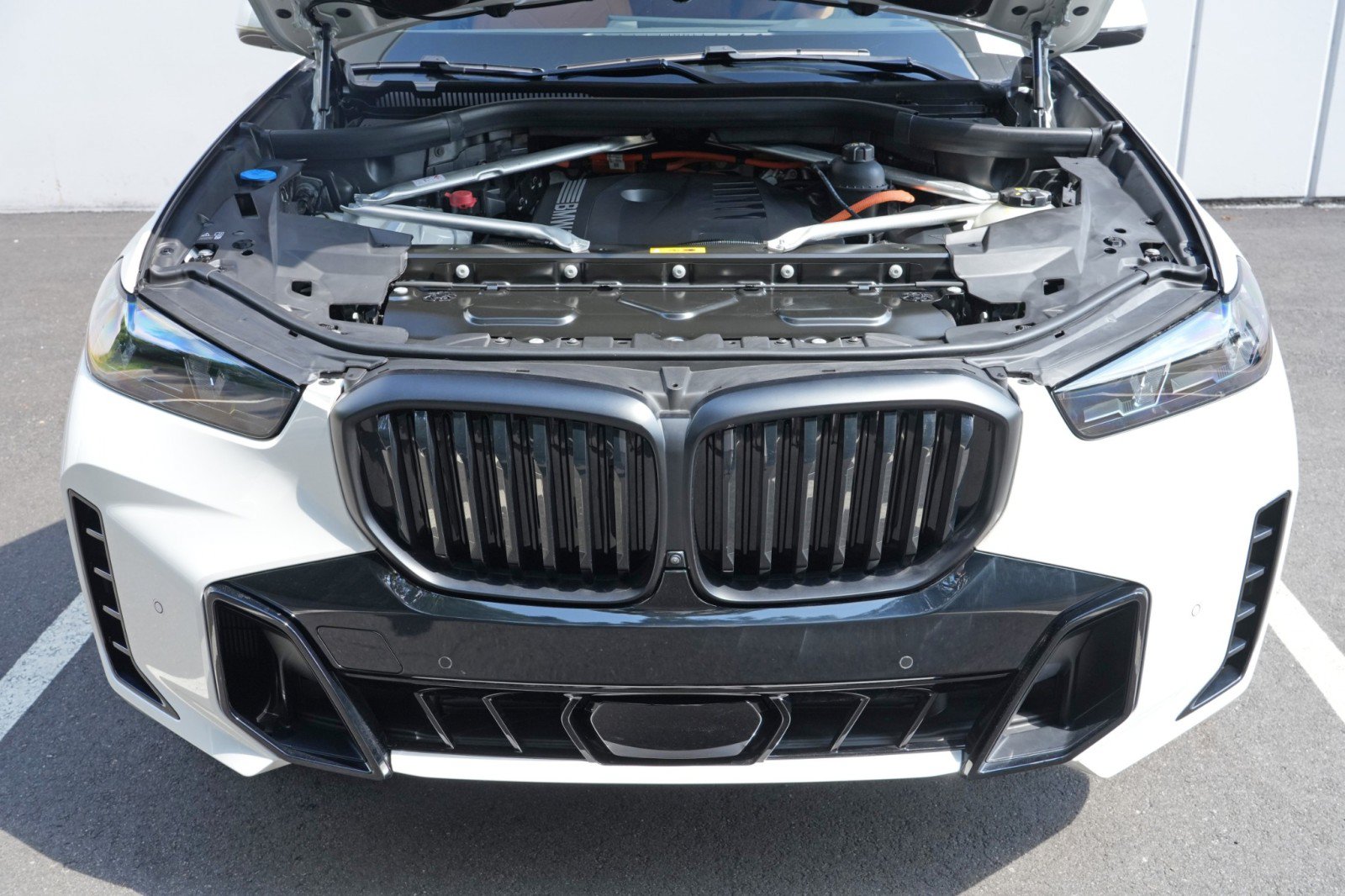 Used 2024 BMW X5 xDrive50e w/ M Sport Package AWD/4WD image 8