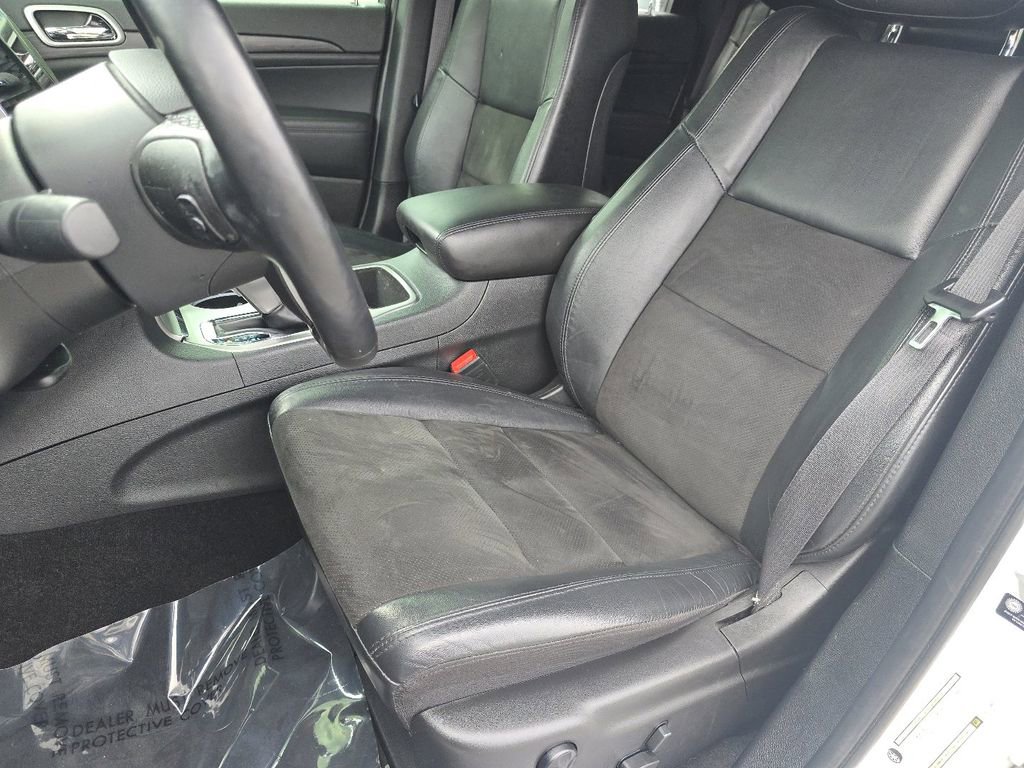 Used 2022 Jeep Grand Cherokee Laredo X image 21