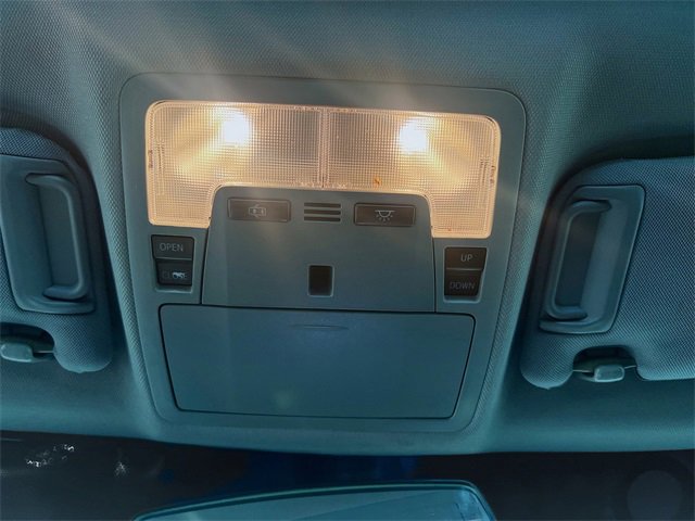 Used 2013 Toyota Camry SE image 19