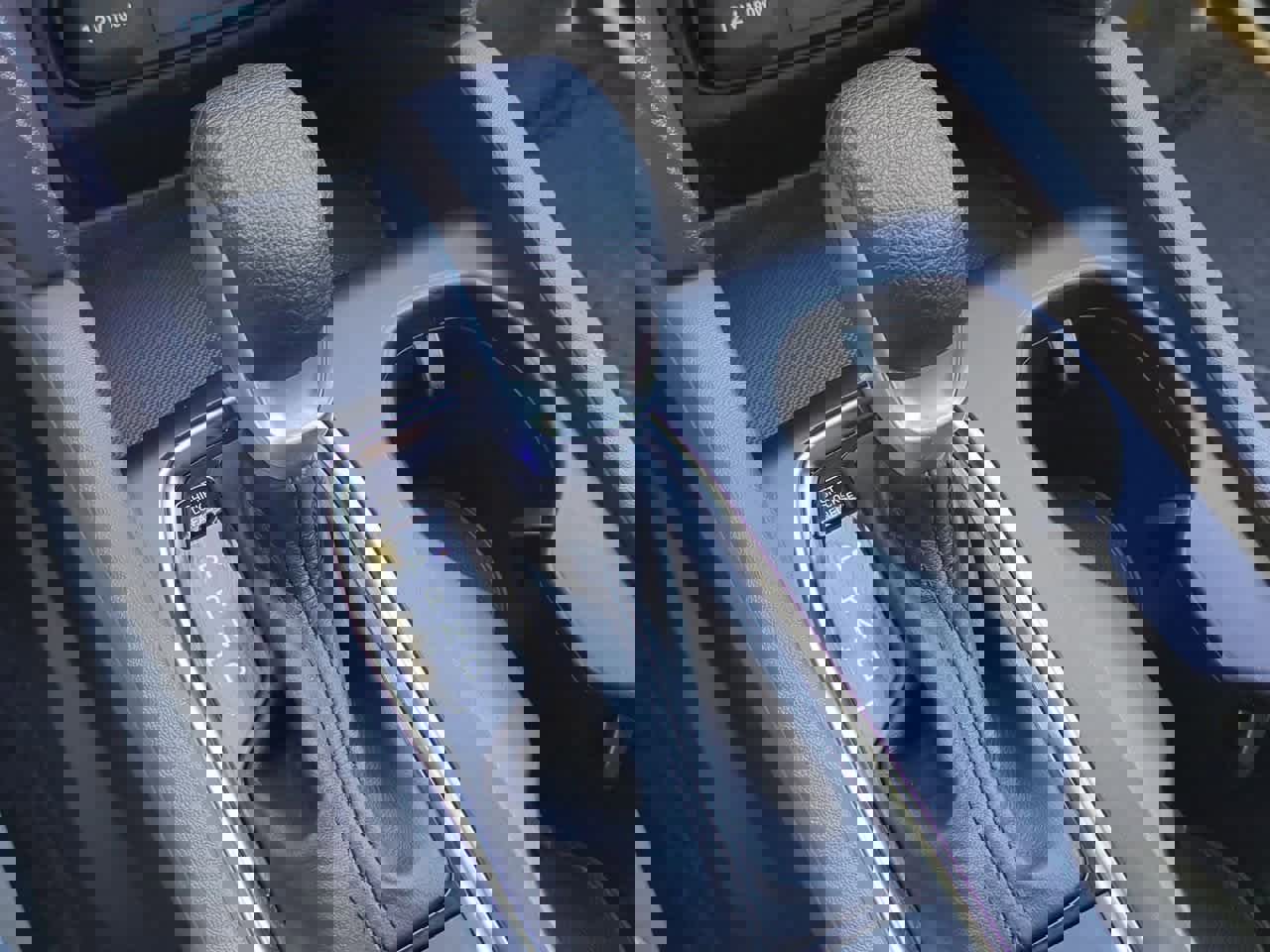 Used 2020 Hyundai Santa Fe SE image 32