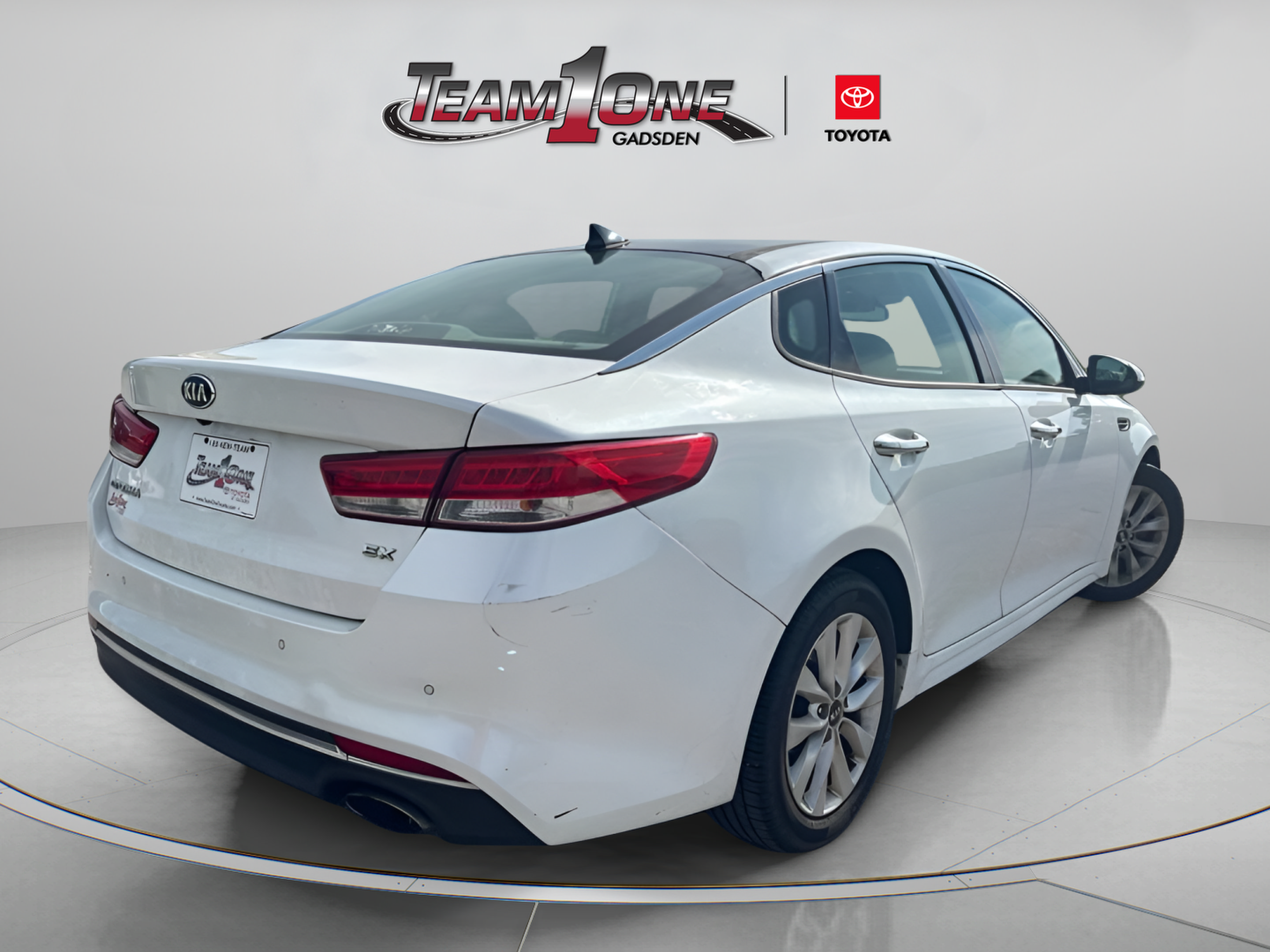 Used 2018 Kia Optima EX w/ Premium Package FWD image 7