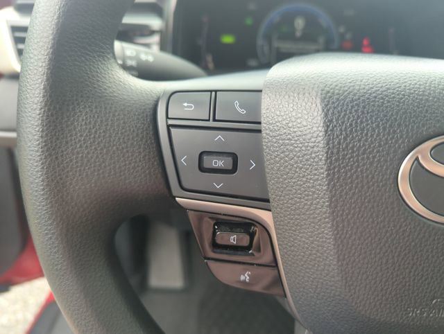 Used 2025 Toyota Camry LE FWD image 21