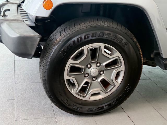 Used 2017 Jeep Wrangler Unlimited Rubicon w/ Connectivity Group AWD/4WD image 4