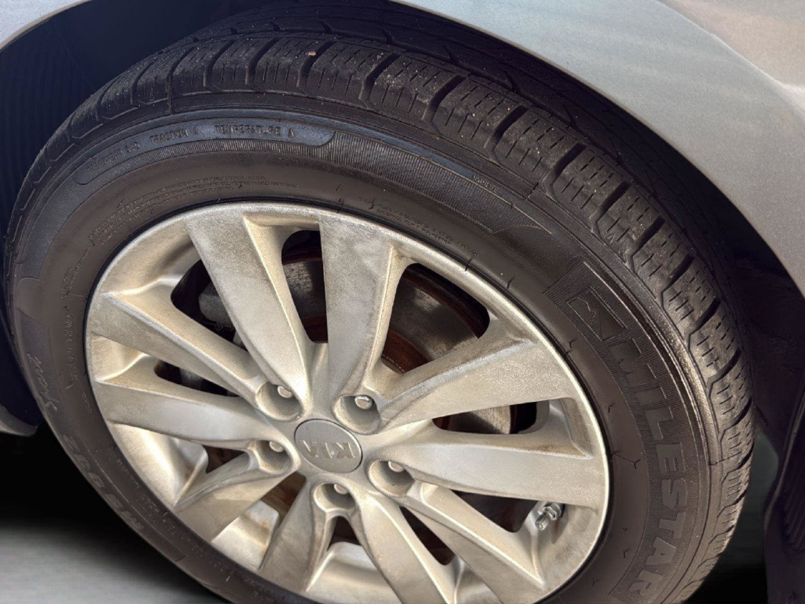 Used 2015 Kia Forte Koup EX FWD image 10