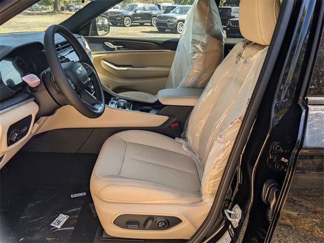 New 2025 Jeep Grand Cherokee Limited image 7