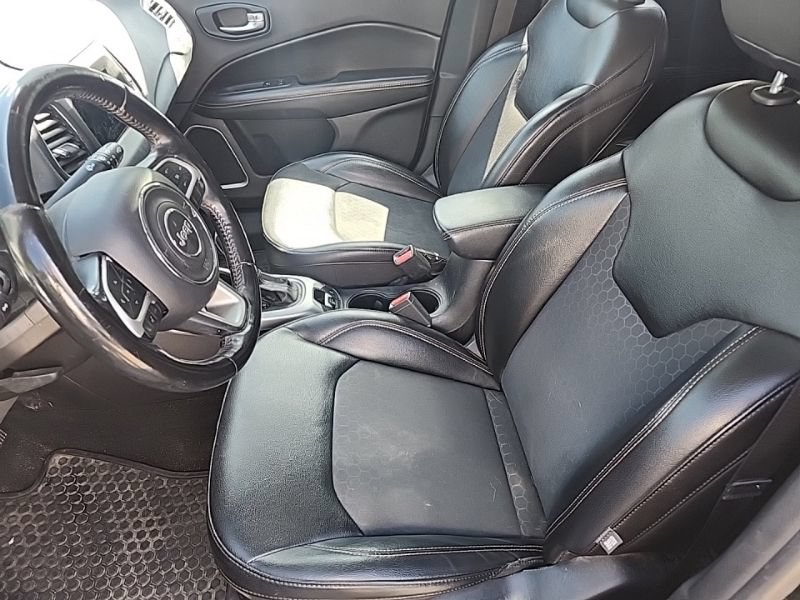 Used 2019 Jeep Compass Latitude w/ Cold Weather Group AWD/4WD image 6