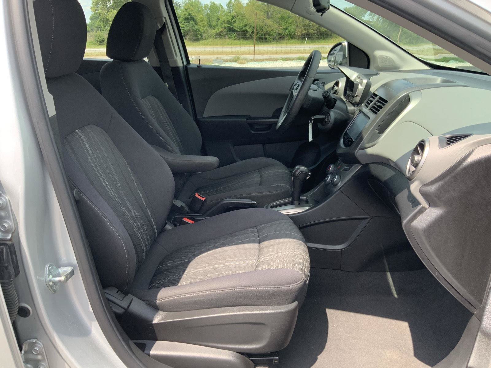 Used 2015 Chevrolet Sonic LT FWD image 43